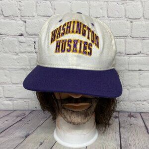 Vintage Washington Huskies Baseball Hat Cap Cream Purple Fitted 7 3/4" USA Made